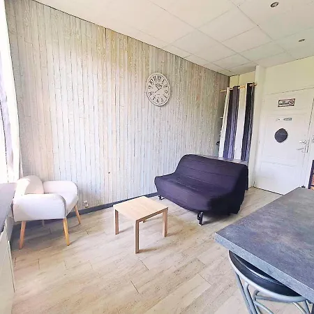 Centre Stadium 아파트 *