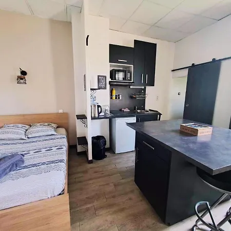 아파트 Centre Stadium 아쟁