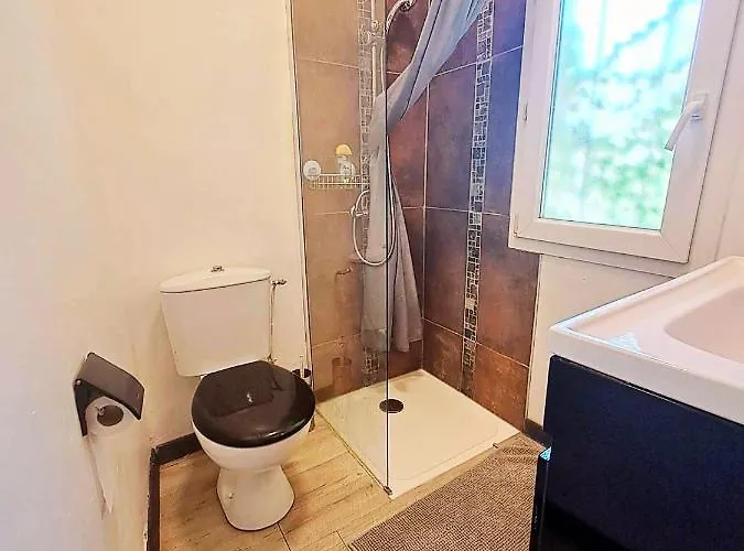 Centre Stadium 아쟁