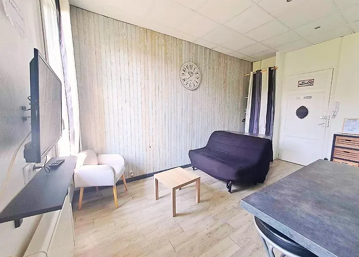 Centre Stadium 아파트 아쟁