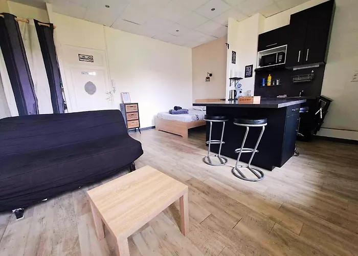 Centre Stadium 아파트 아쟁